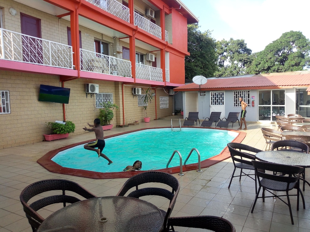 Zambezi Inn Hotel — Conakry