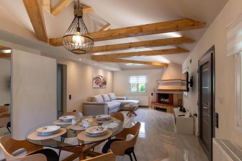 Villa Eden — 4-Star Luxury Hotel in Nea Iraklitsa, Greece