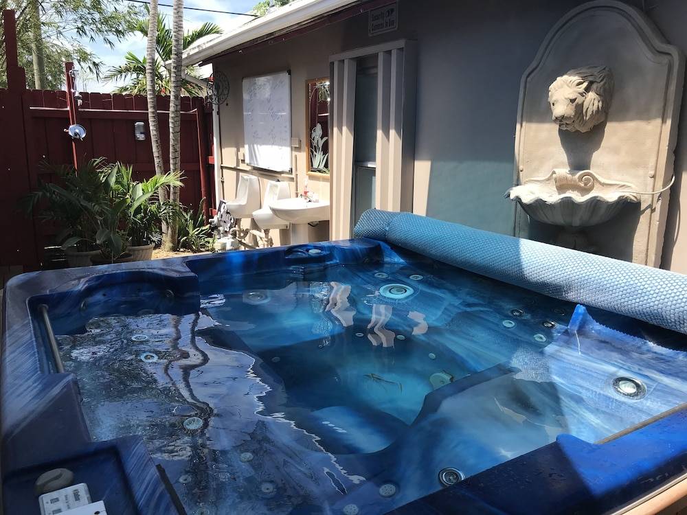 Inn Leather Guest House Male Only LGBT - featured photo
