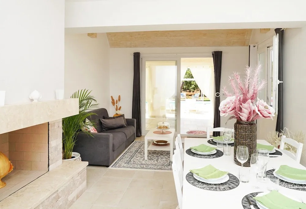 Trullo Lantane in San Michele Salentino — hotel in San Michele Salentino