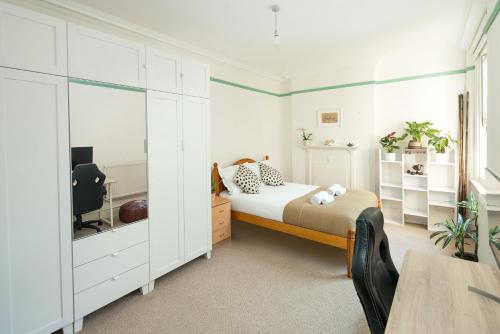Charming apartment one bedroom west london — 4-Star Luxury Hotel in London, United Kingdom