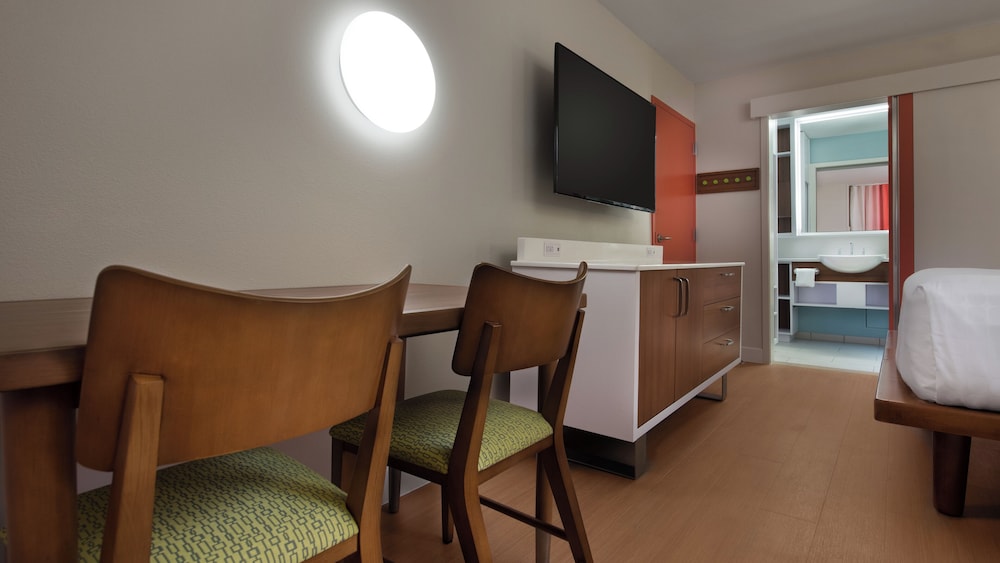 Disney's Pop Century Resort - photo 8