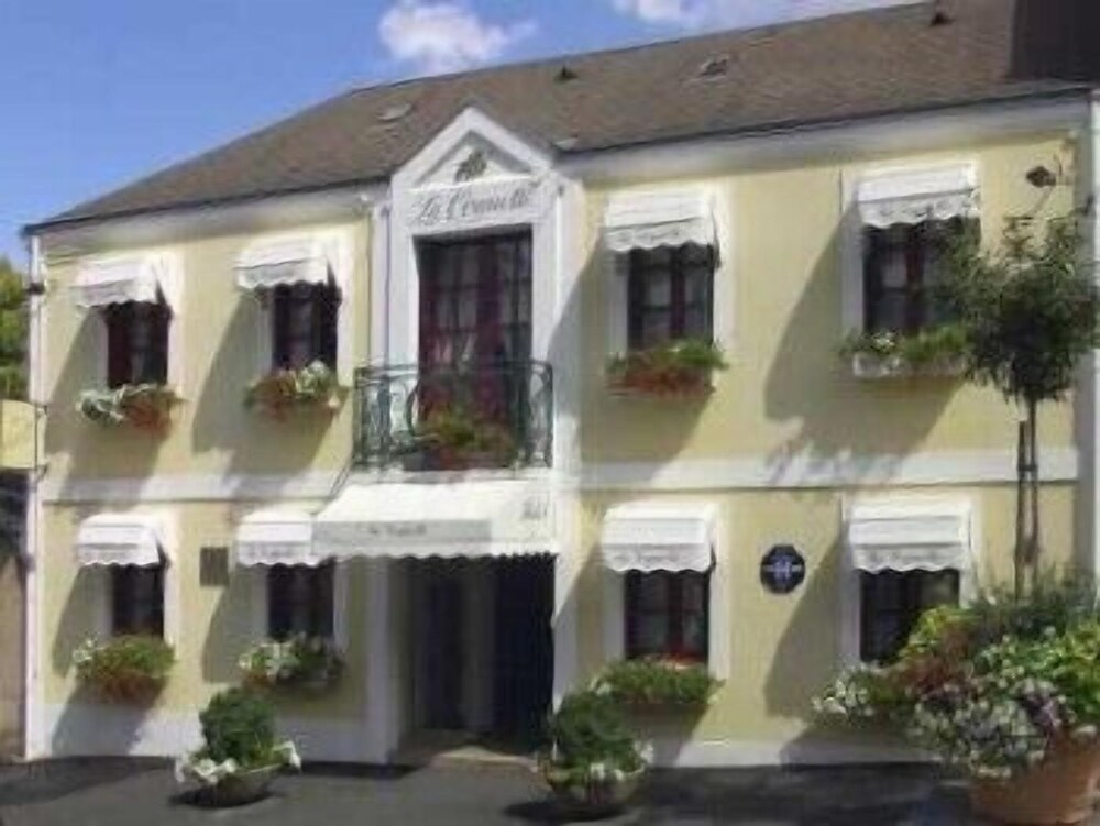 Hôtel de la Cognette — 4-Star Luxury Hotel in Issoudun, France