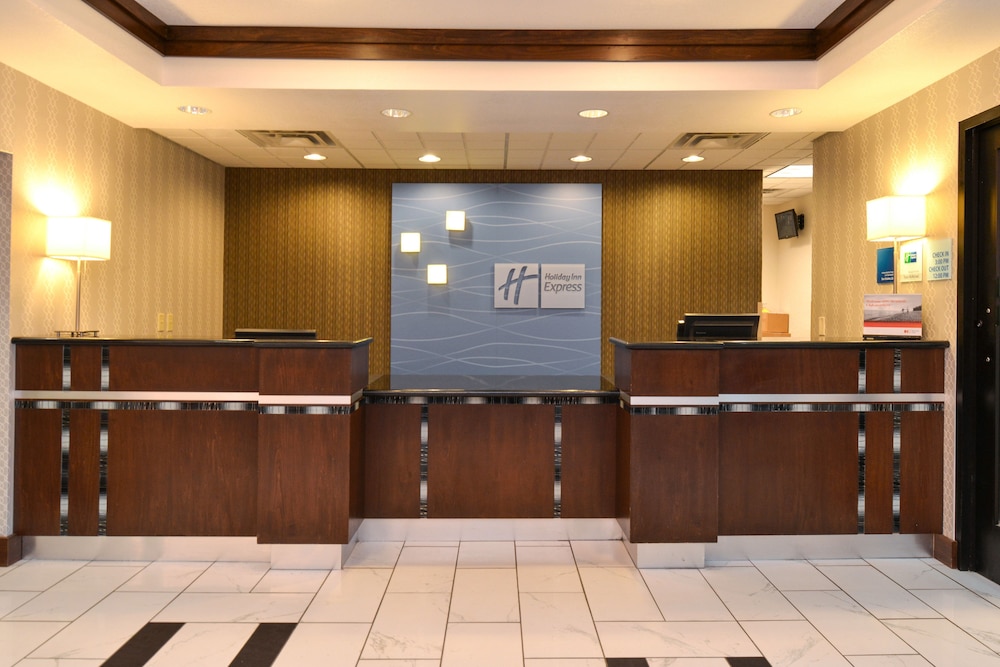 Holiday Inn Express & Suites Greenfield by IHG - photo 43