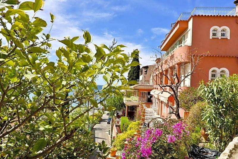 Les Galets Hv Tel Et B B — Bandol — photo 3