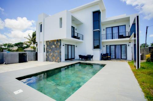 4 King Size Bed Villa with Pool & BBQ Grand Baie — 4-Star Luxury Hotel in Grand Baie, Mauritius