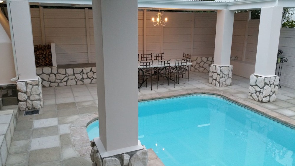 Bergview Guesthouse Swellendam — 4-Star Luxury Hotel in Swellendam, South Africa