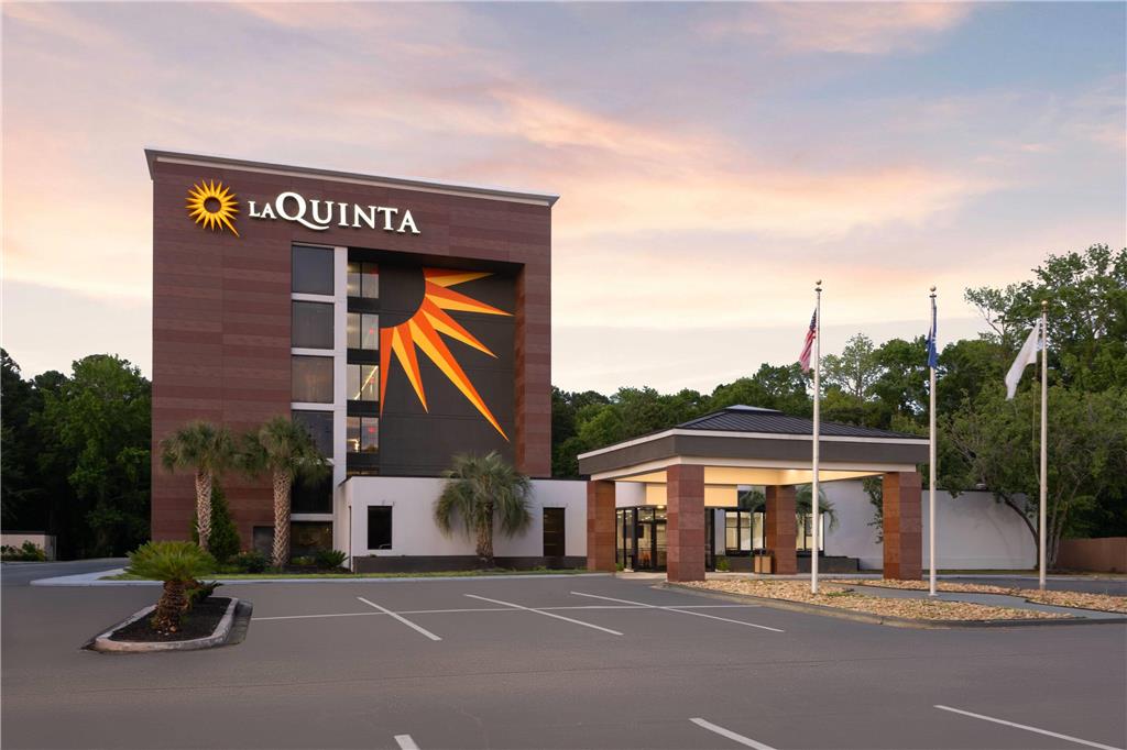 La Quinta Inn & Suites by Wyndham Myrtle Beach - photo 7
