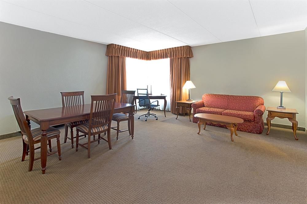 Ramada Waukegan Gurnee - photo 15