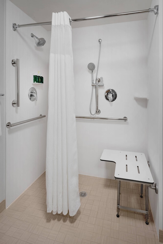 Courtyard by Marriott Mahwah - photo 12