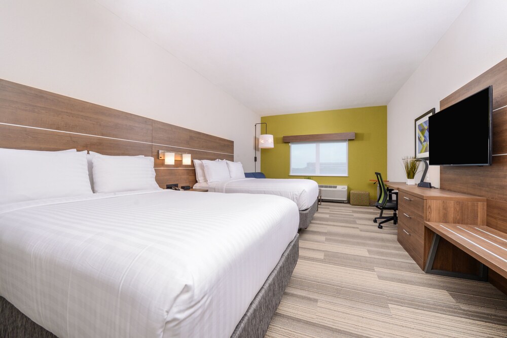 Holiday Inn Express & Suites St. Petersburg Madeira Beach by IHG - photo 14