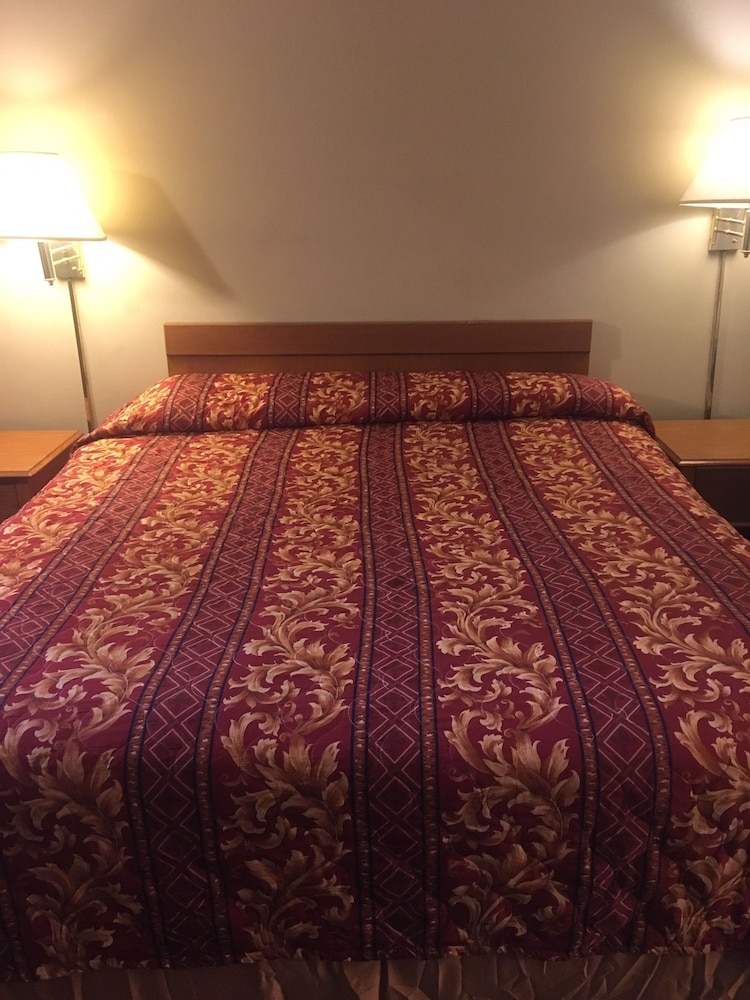 Century Inn - photo 8