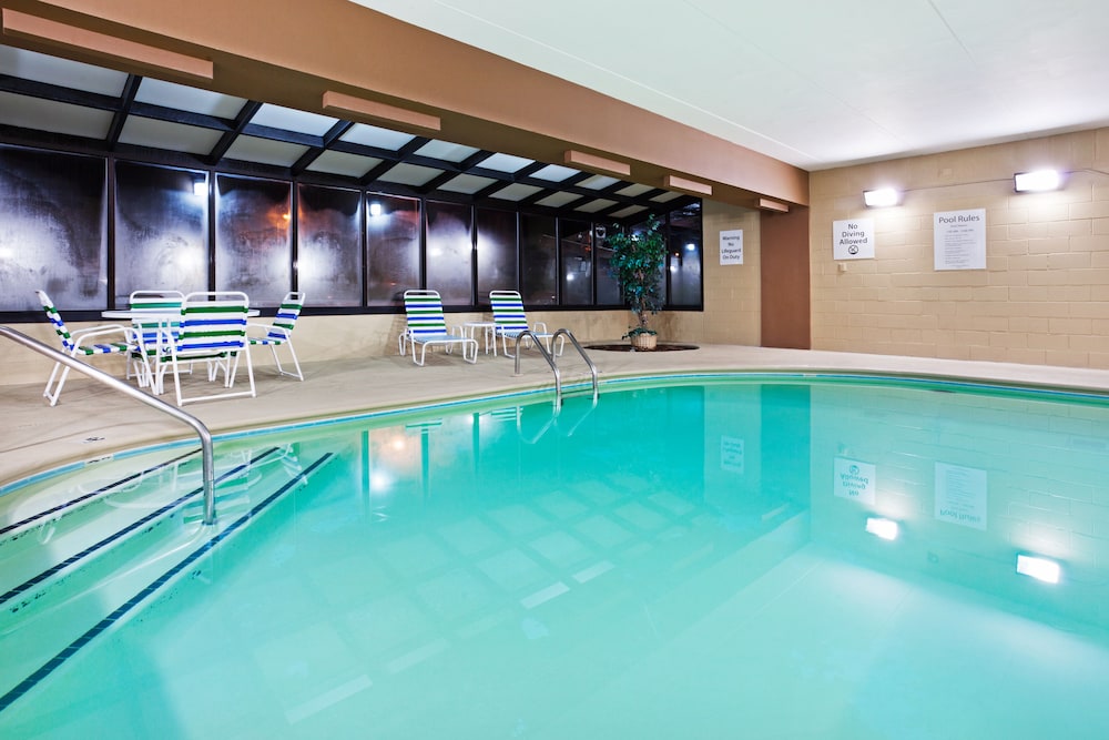 Holiday Inn Express & Suites Alcoa by IHG - photo 20
