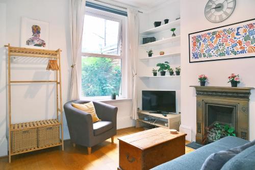 Artsy & bright Hammersmith London 1b1b up to 4 people — 4-Star Luxury Hotel in London, United Kingdom
