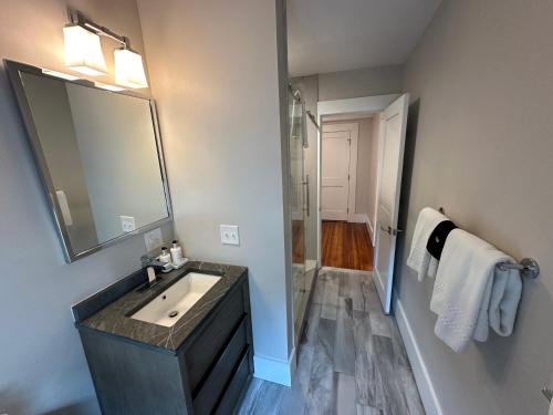 Entire Modern 7 Unit 7 Bath Boutique Inn - photo 46