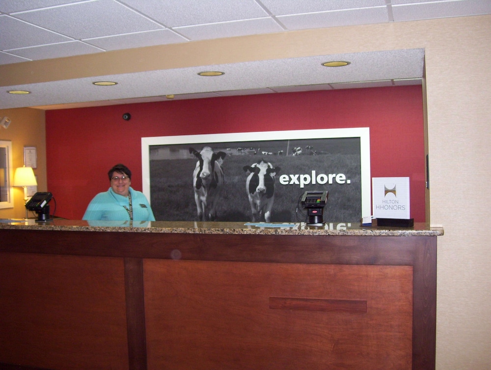 Hampton Inn Hillsville - photo 8
