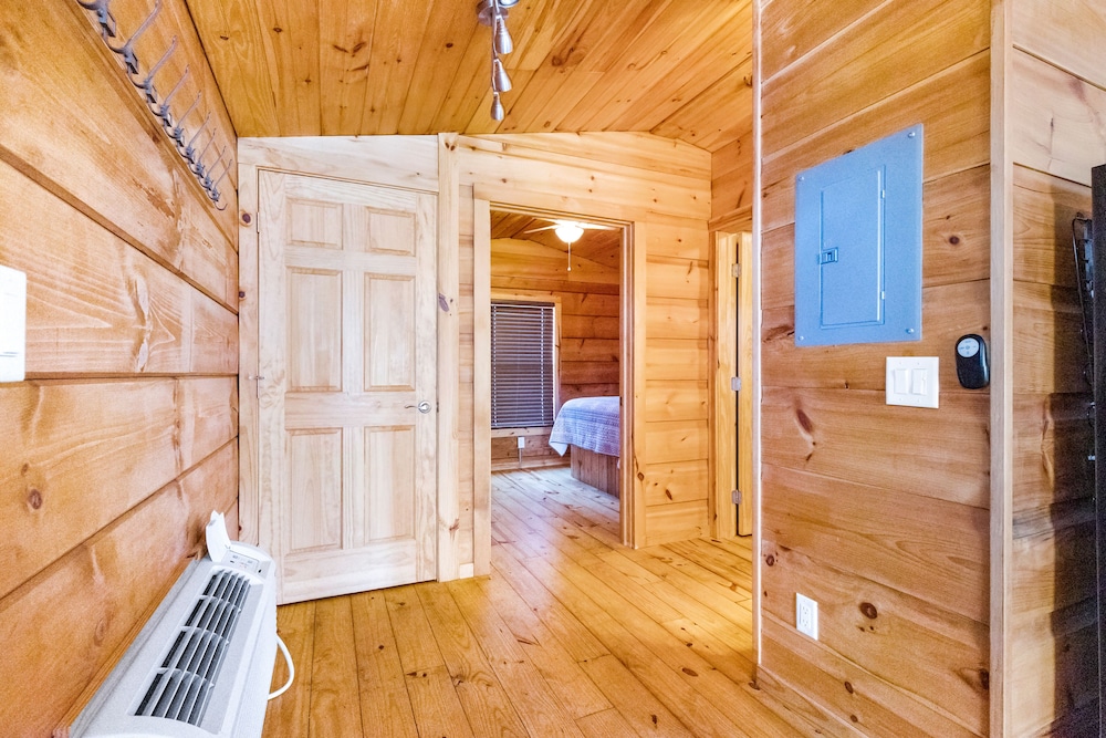 Edinboro Lake Resort Cabins - photo 36