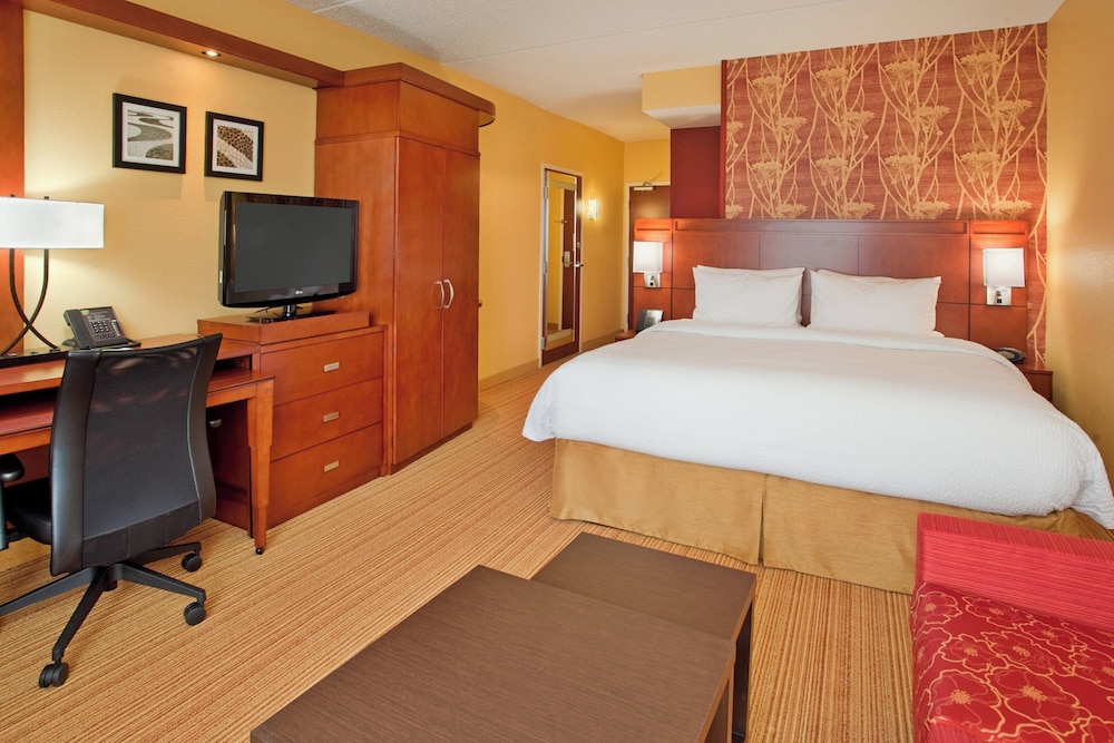 Courtyard by Marriott Pittsburgh North Cranberry Woods - photo 13