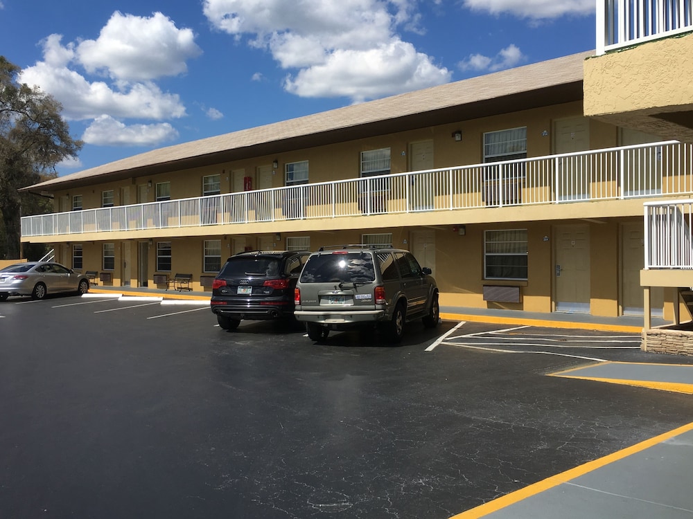 Blue Spring Inn Orange City - photo 26