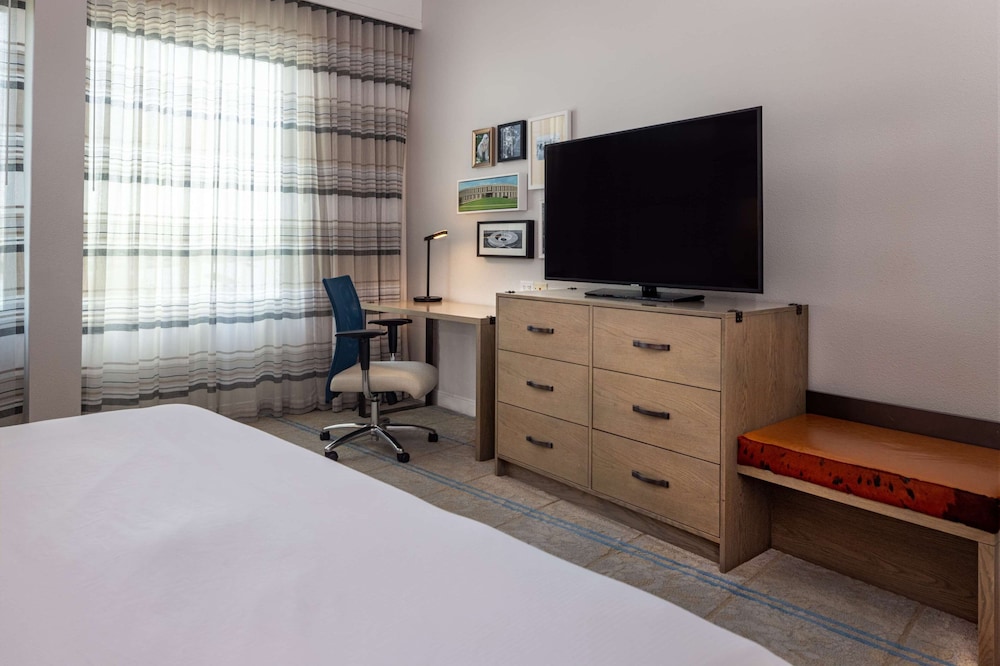 Hilton Austin Airport - photo 29