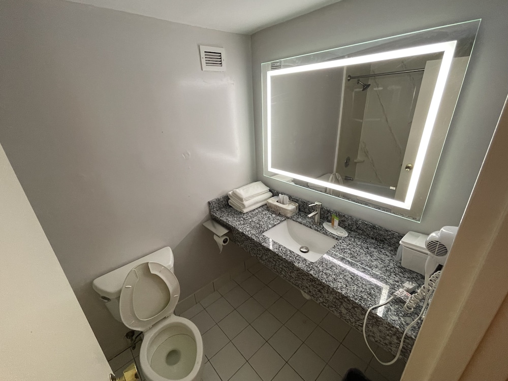 Mystic River Hotel & Suites Near Casinos - photo 19