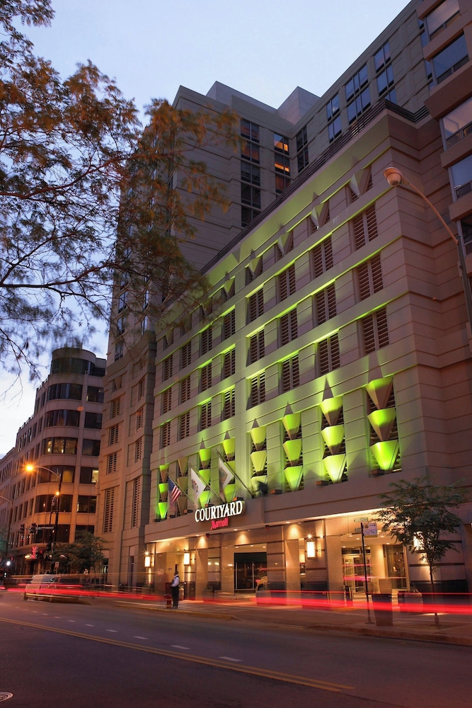 Courtyard by Marriott Chicago Downtown River North - photo 54