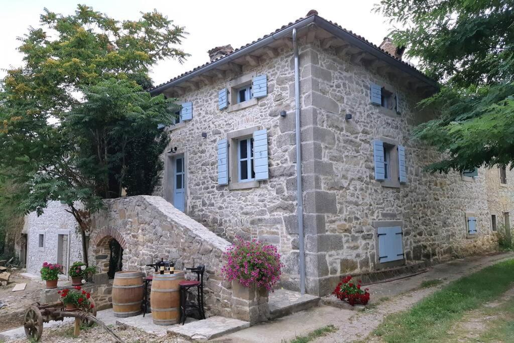 Villa Kotli Stone House — 4-Star Luxury Hotel in Buzet, Croatia
