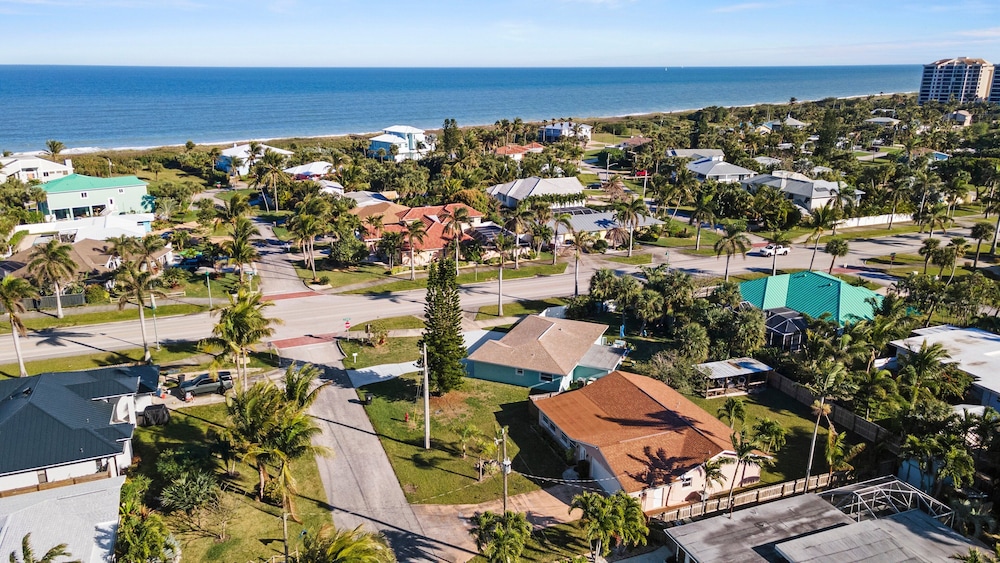Ocean Song House — 4-Star Luxury Hotel in Fort Pierce, United States