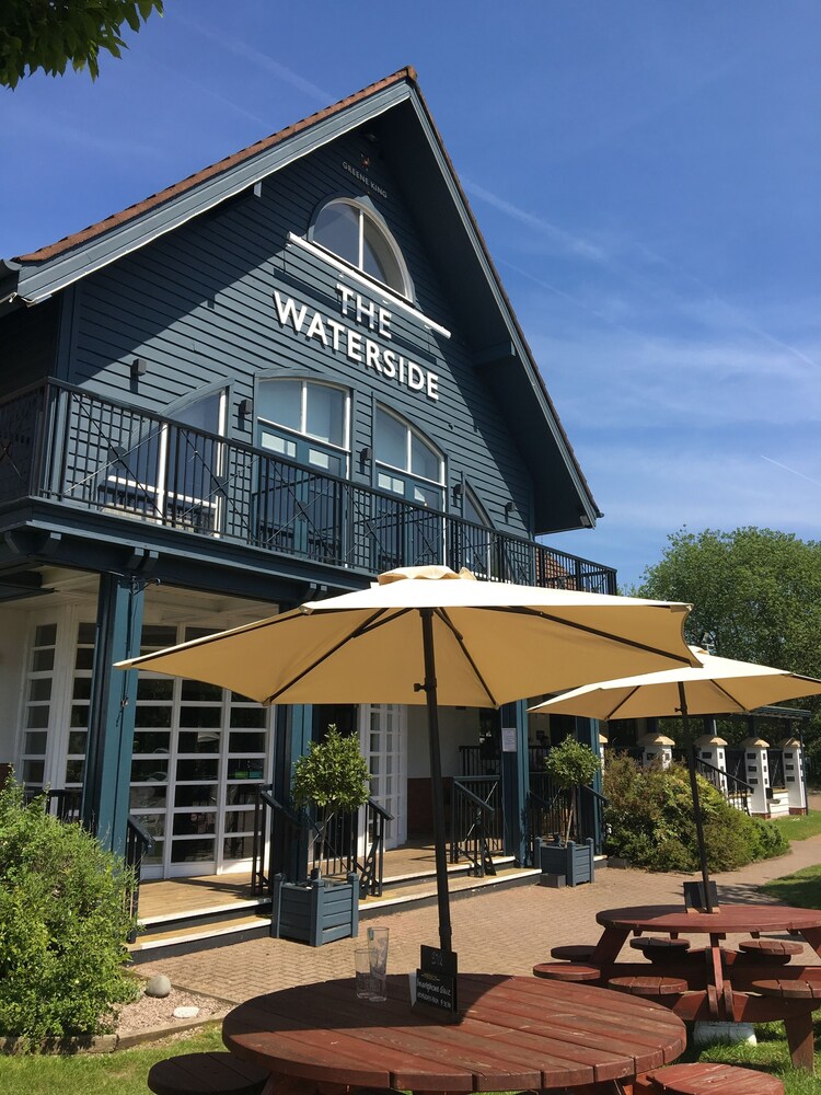 Waterside By Greene King Inns — hotel in Warrington