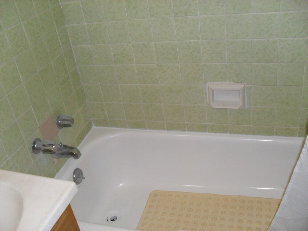 Shore Winds Motel - photo 42
