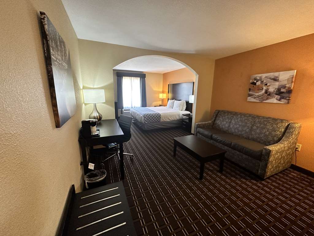 Best Western Plus Bass Hotel & Suites - photo 3