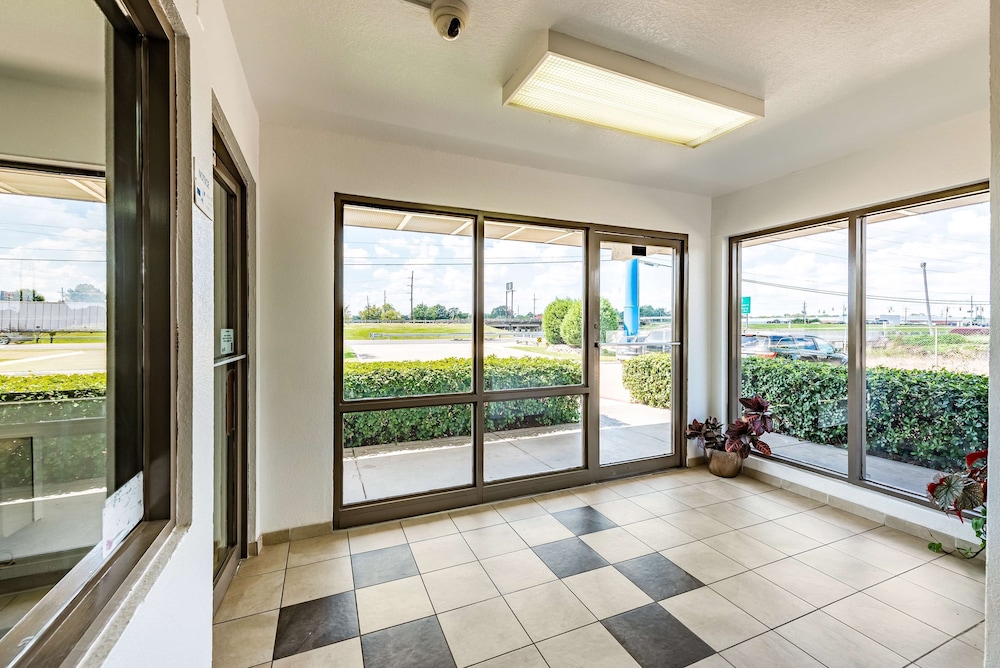 Studio 6 Monroe LA Hwy 165 - photo 4