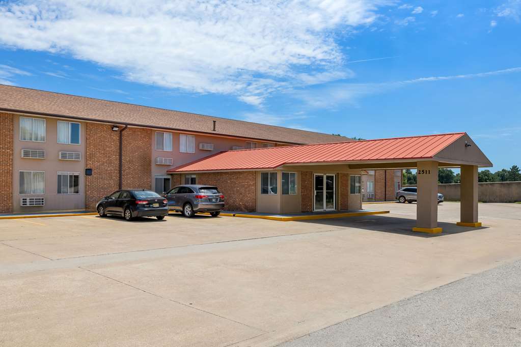Econo Lodge Emporia - photo 2