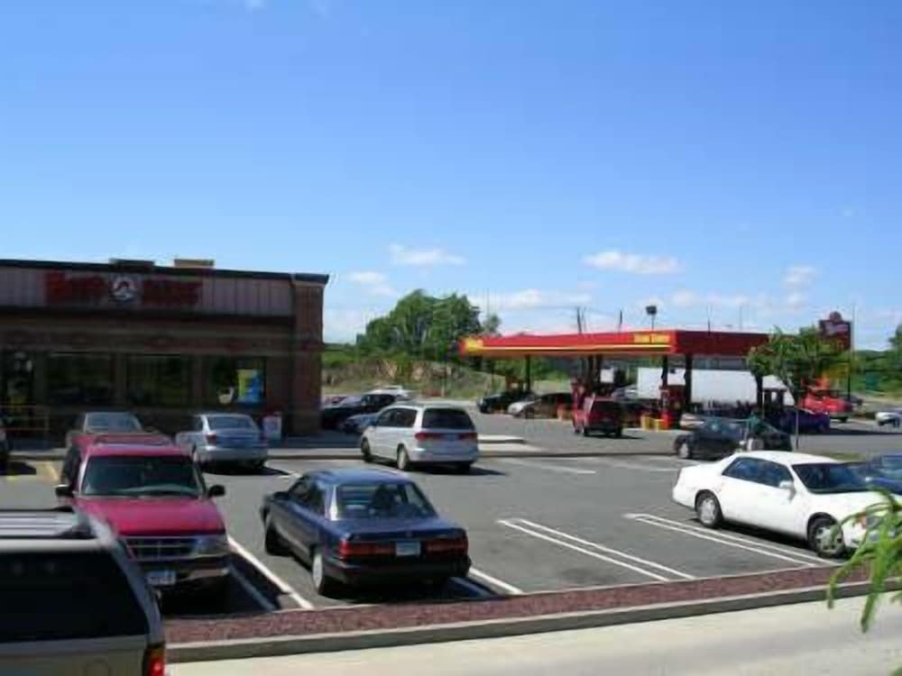 Mayflower Motel Milford - photo 28