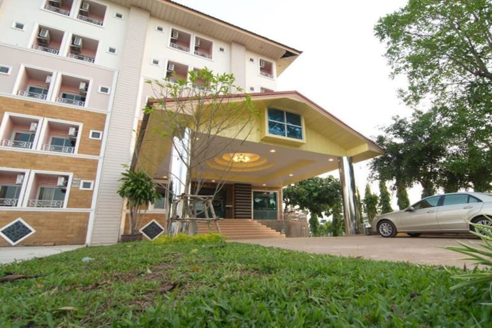 Ud Resort - carbon neutral hotel in Udon Thani
