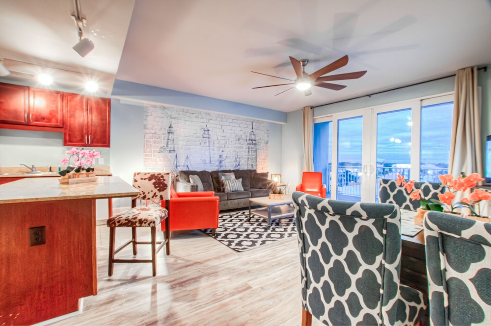 Laketown Wharf Resort by Aneliya's Rentals - photo 590