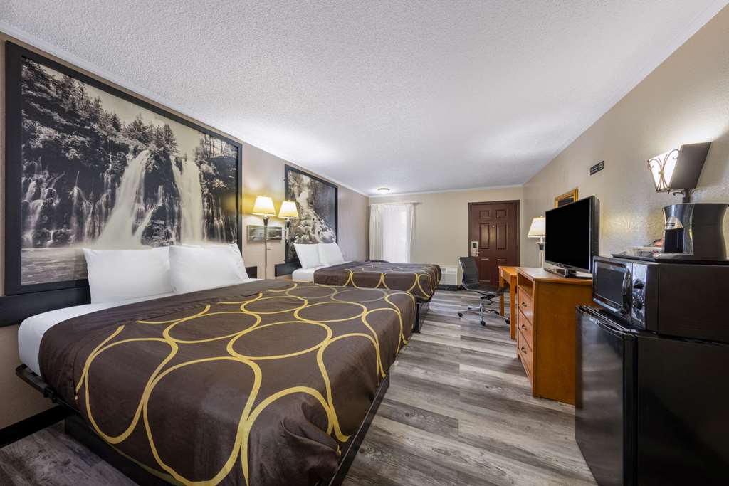 Super 8 by Wyndham Kansas City Airport North - photo 13