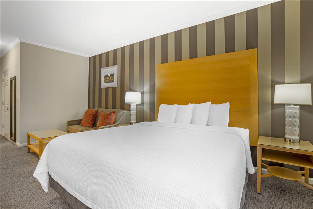 Best Western Plus Dixon Davis - photo 36