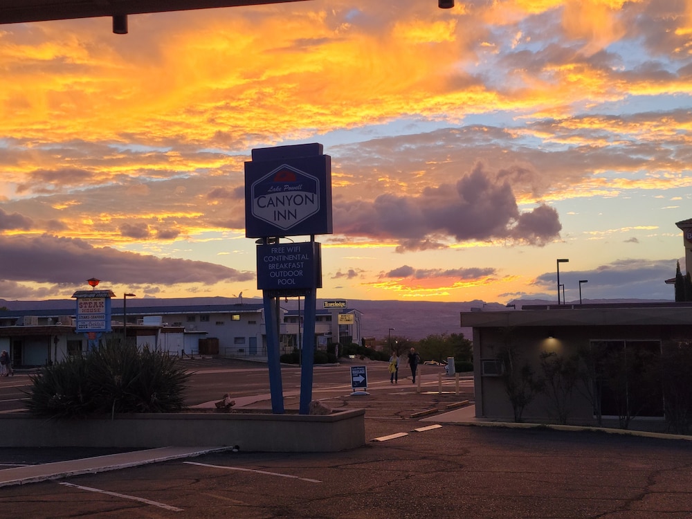 Lake Powell Canyon Inn — Page