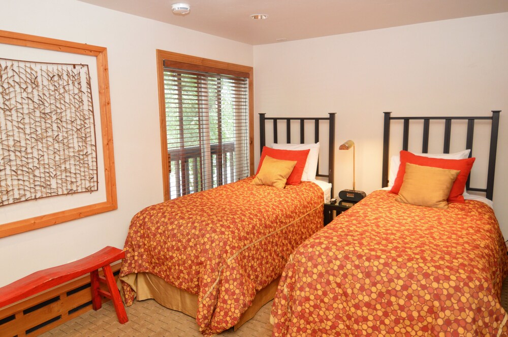 Old Hundred by Frias Properties - photo 20