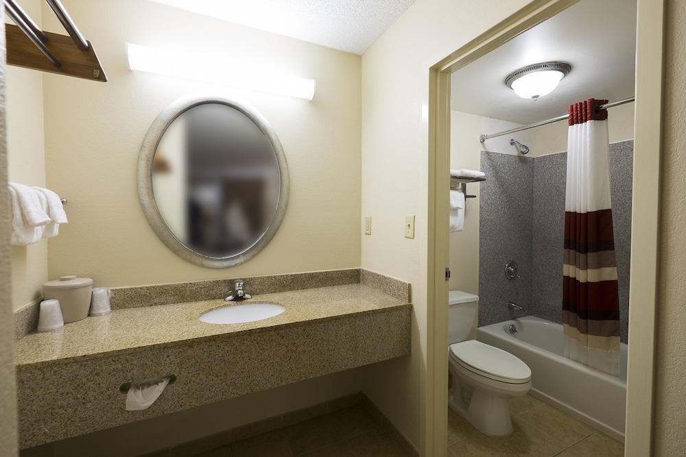 Red Roof Inn Virginia Beach Norfolk Airport - photo 7