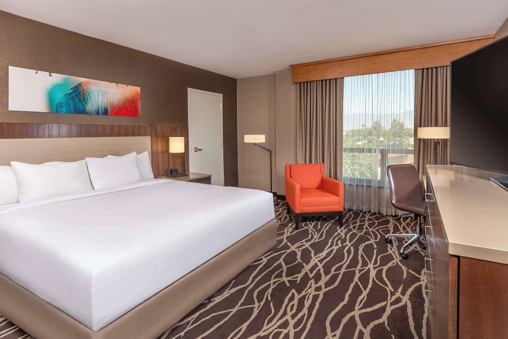 DoubleTree by Hilton Hotel San Bernardino - photo 15