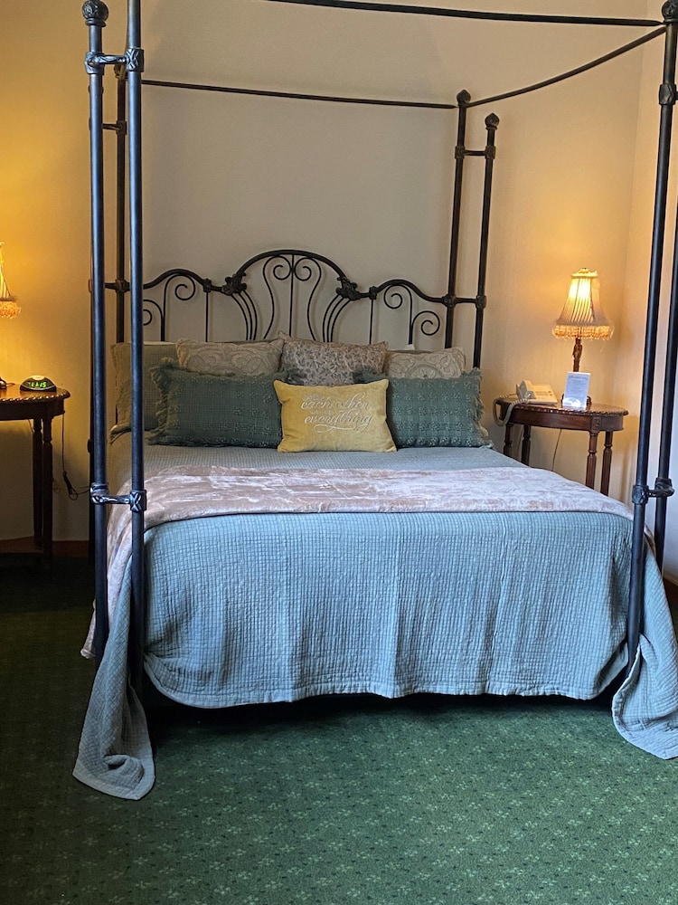 Stroudsmoor Country Inn - photo 16