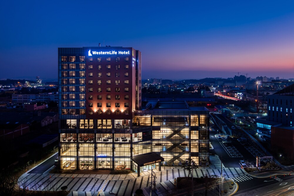 WesternLife Hotel — 4-Star Luxury Hotel in Iksan, South Korea