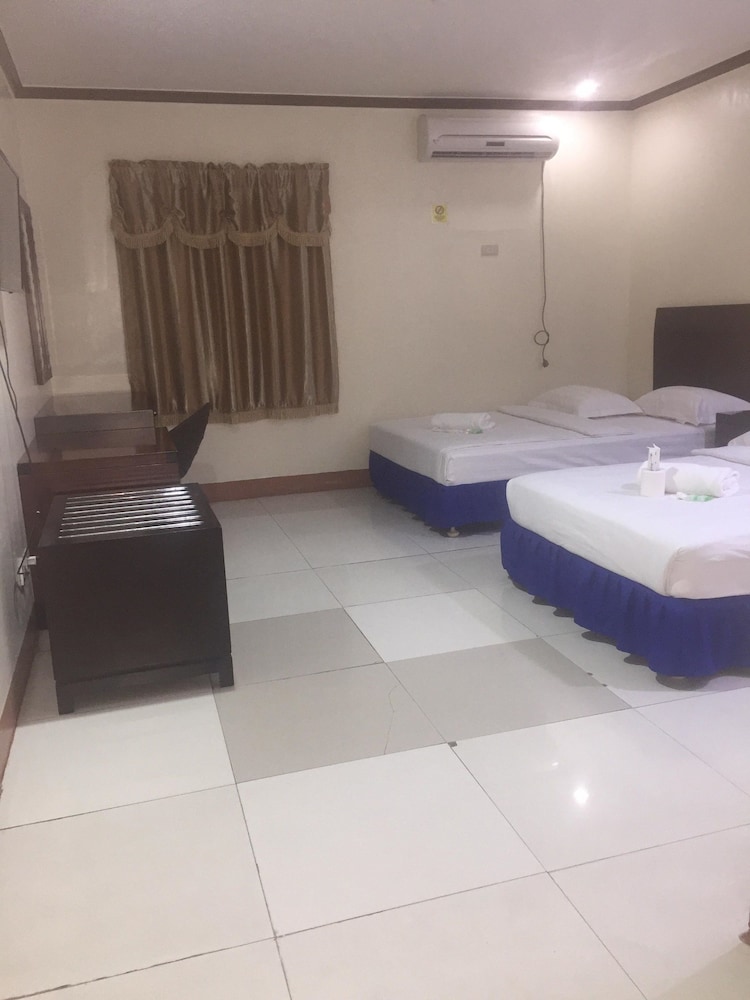 Jeamco Royal Hotel Baybay — hotel in Baybay