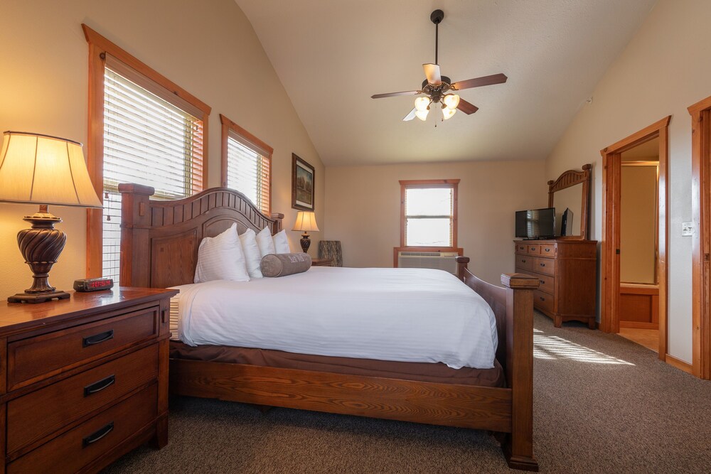 Lodges At Table Rock - photo 14