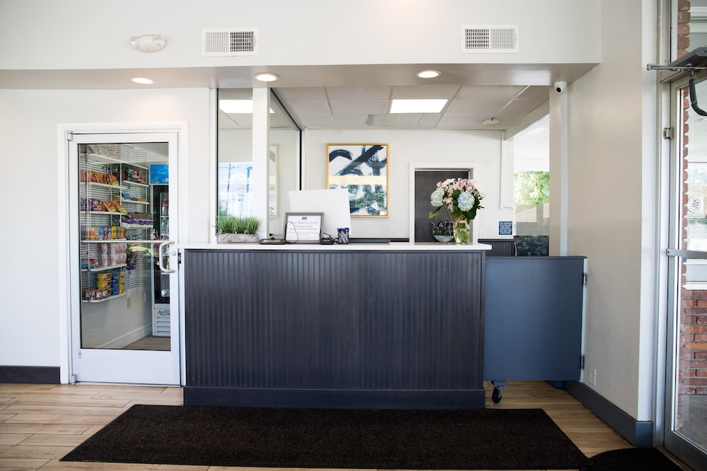 Crystal Inn Eatontown - photo 3