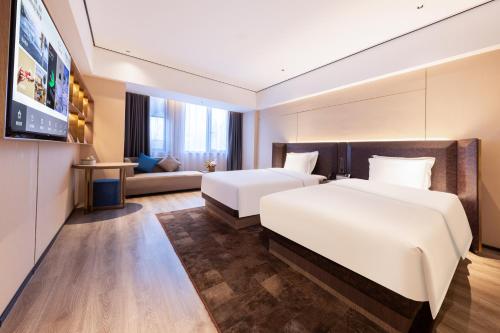 Atour X Hotel Wuhan Railway Station West Square — 4-Star Luxury Hotel in Wuhan, People's Republic of China