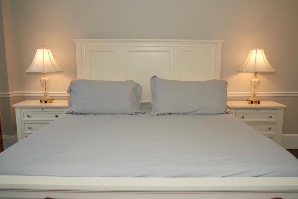 Bellevue Manor - photo 32