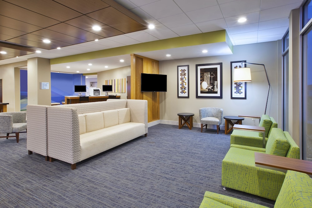 Holiday Inn Express & Suites Parkersburg East by IHG - photo 34